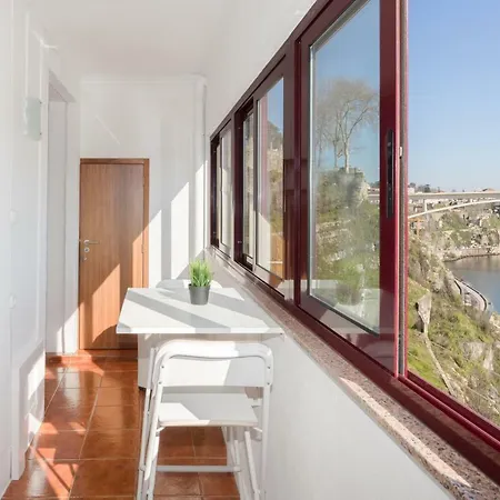 Lovely Miradouro * Porto